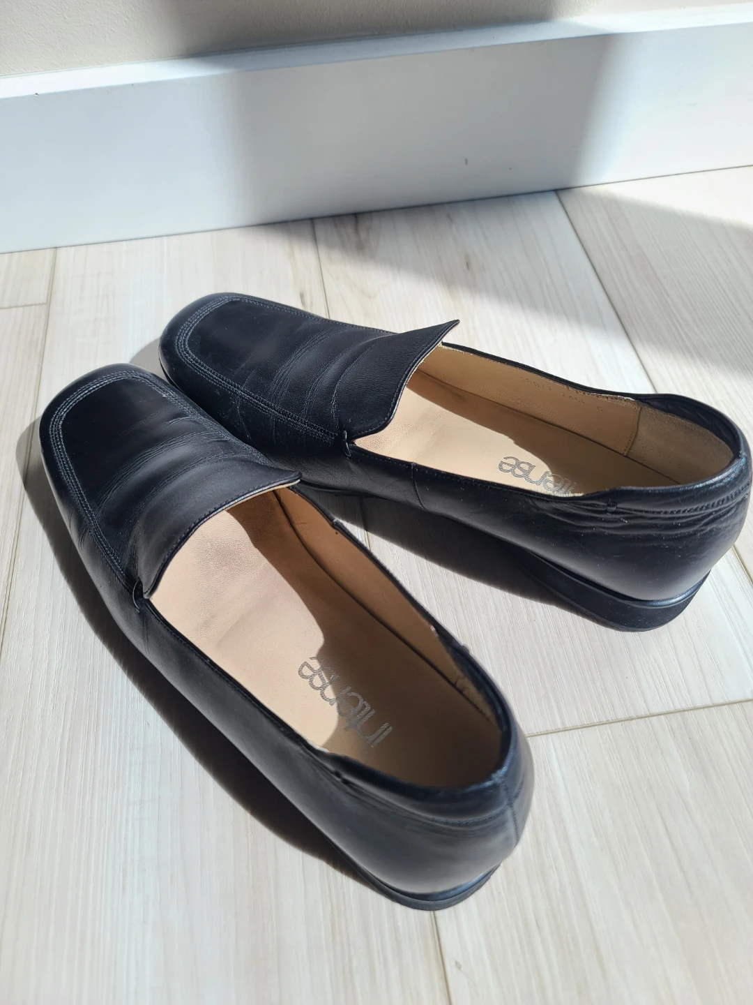 Nisay Black Leather Loafers