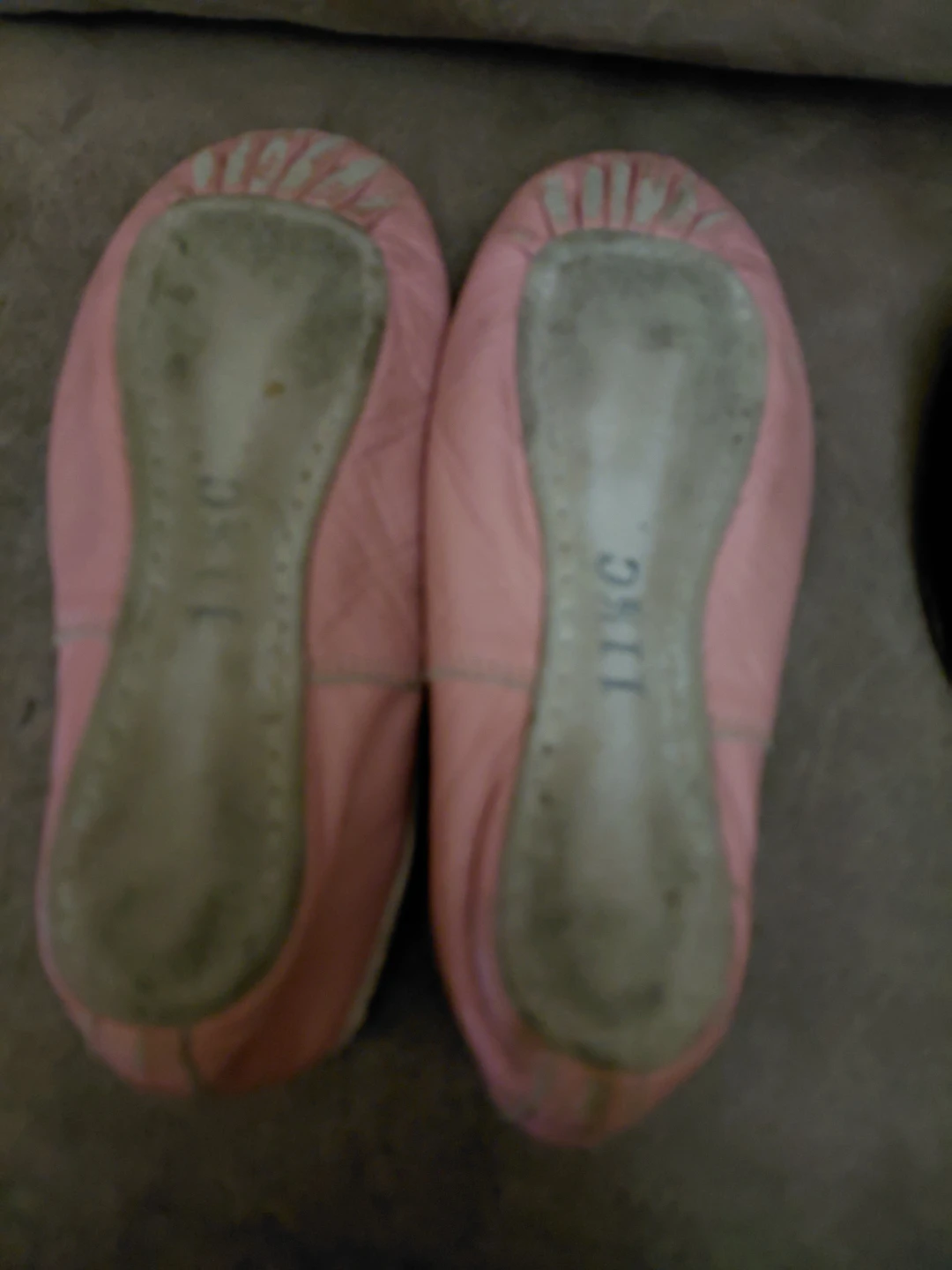 Girls Pink Ballet Shoes size 11 1/2. - photo 2
