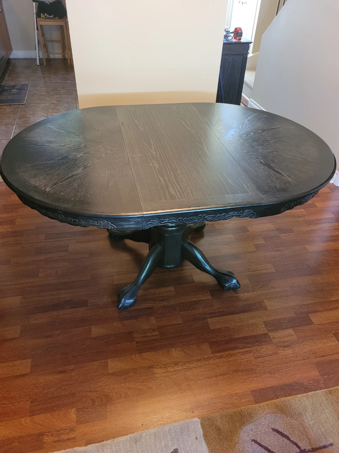 Round Pedestal Dining Table - photo 2