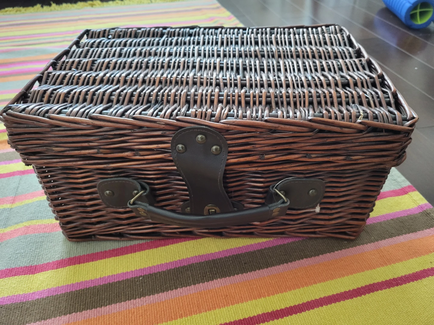 Wicker Picnic Basket with 2 Wine Glasses and Plates - photo 3