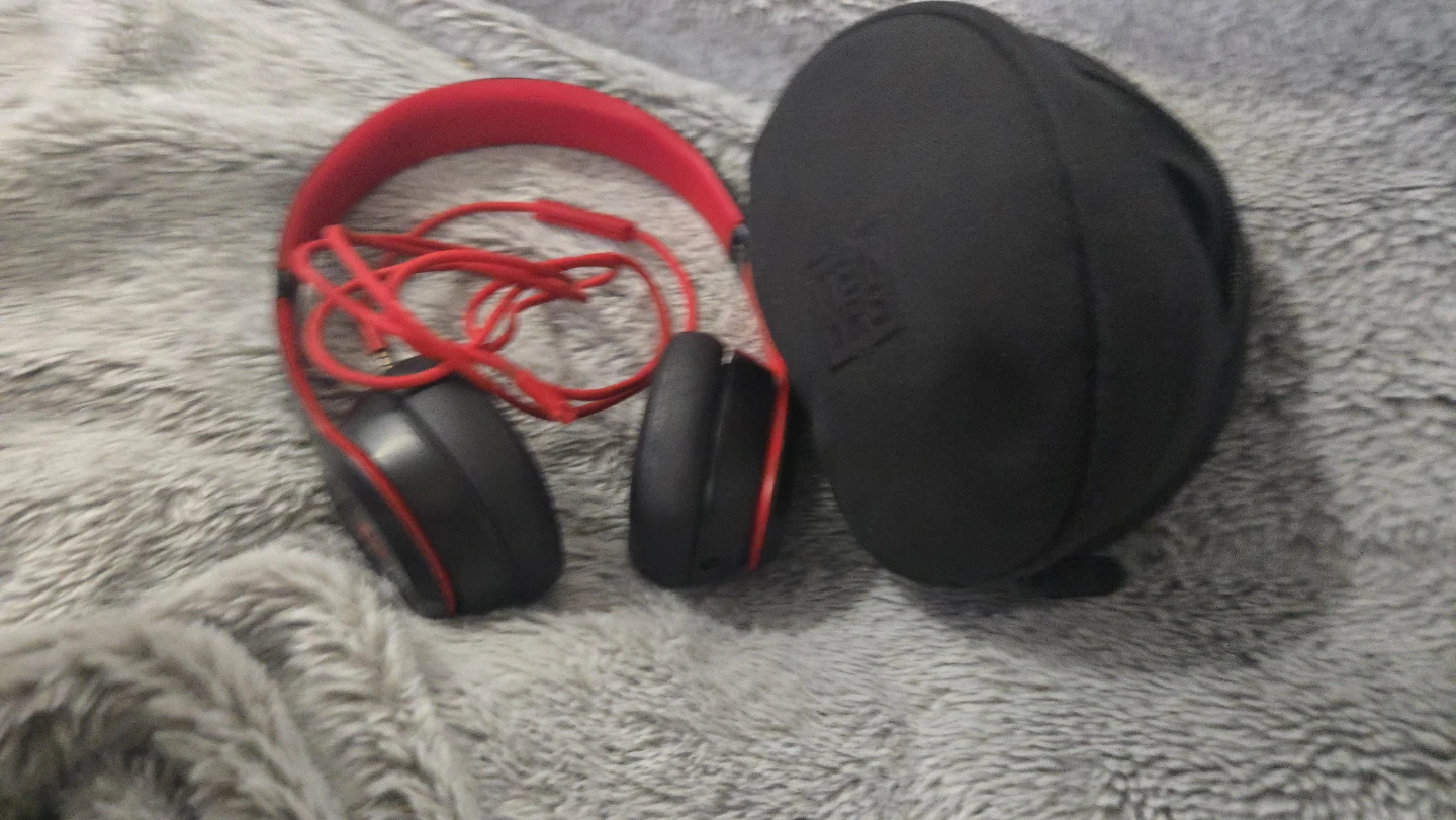 Beats Solo3 dr dreWireless Headphones - Red/Black - photo 2