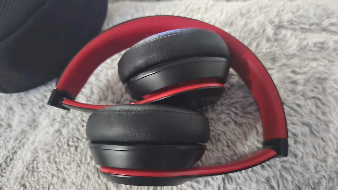 Beats Solo3 dr dreWireless Headphones - Red/Black - photo 5