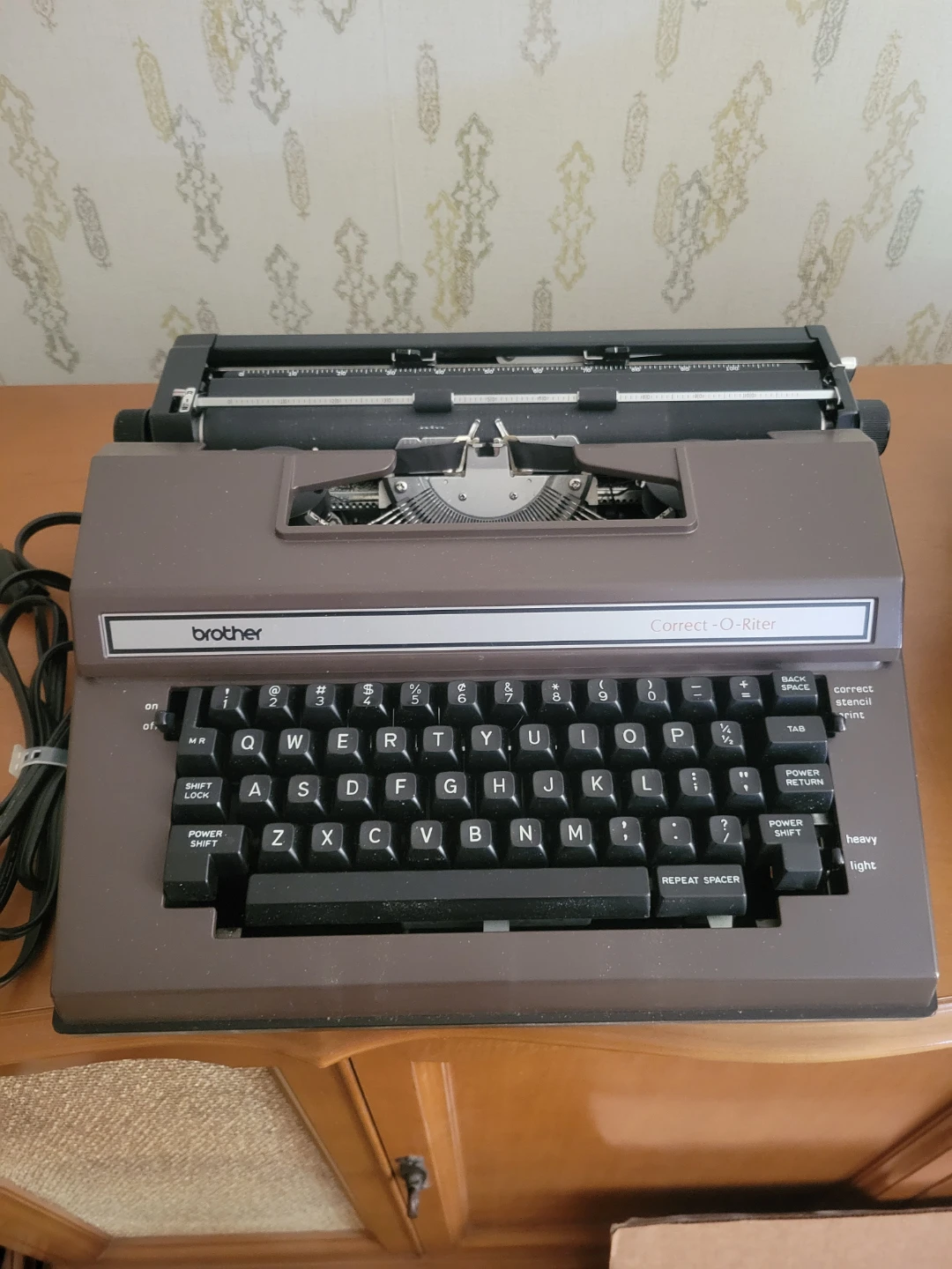 Brother Correct-O-Riter Electric Typewriter - photo 2