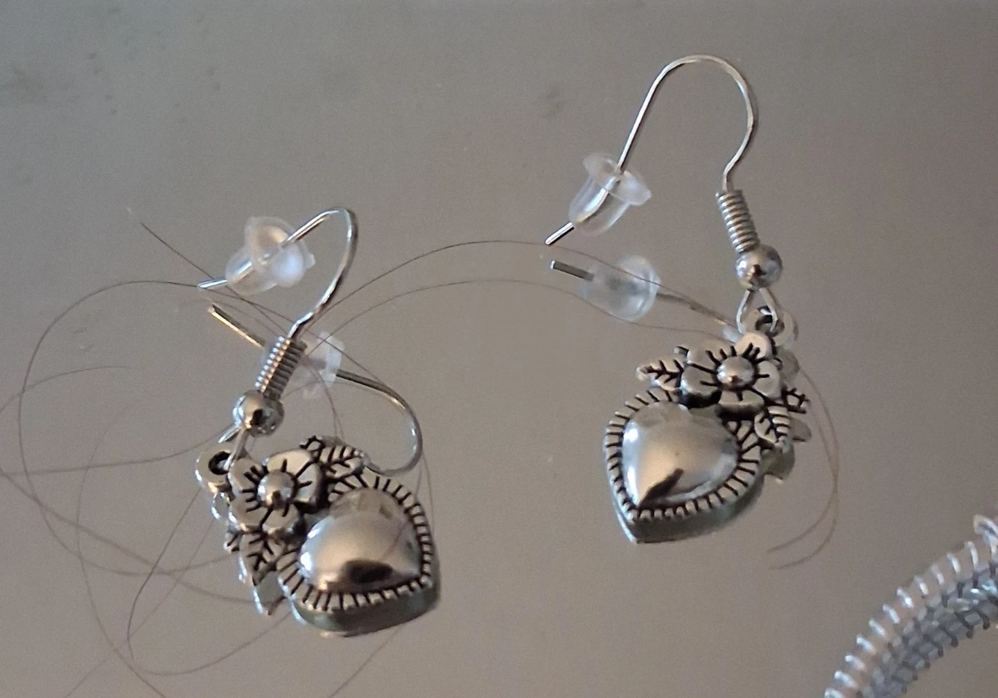Silver Heart and Flower Charm Earrings and Bracelet Set - photo 2