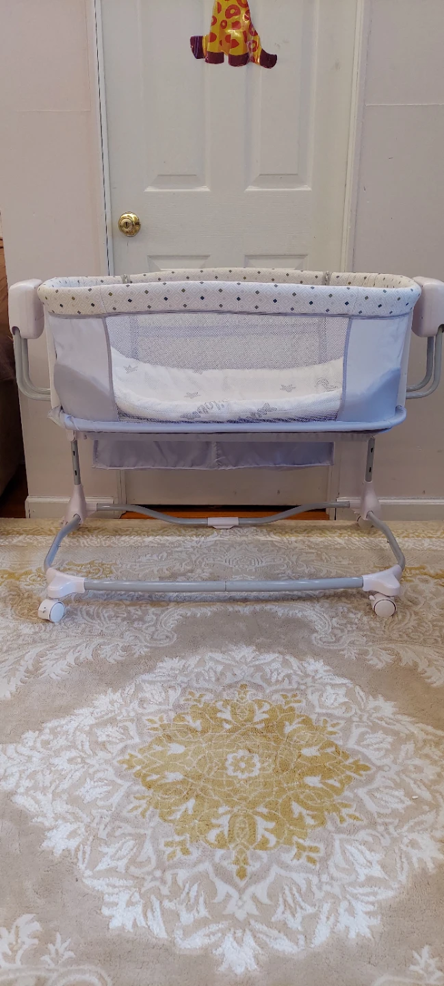 Baby Bassinet Sleeper with Charger - photo 3