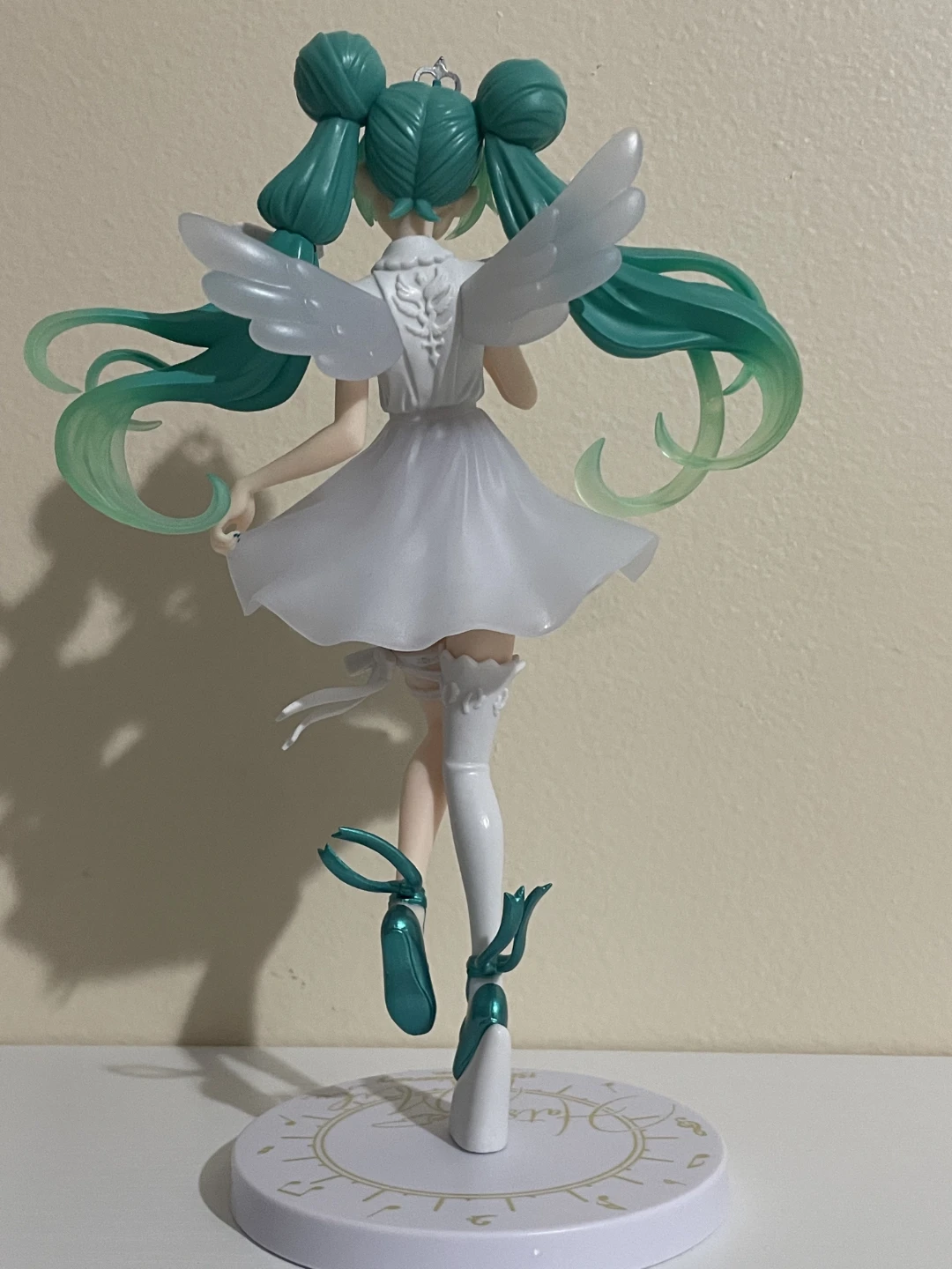 Authentic SEGA Hatsune Miku 15th Anniversary KEI Ver. Figure - photo 4