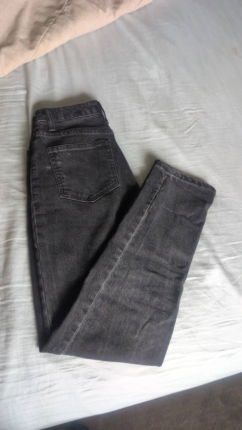 Black High-Waisted H&M Denim Jeans