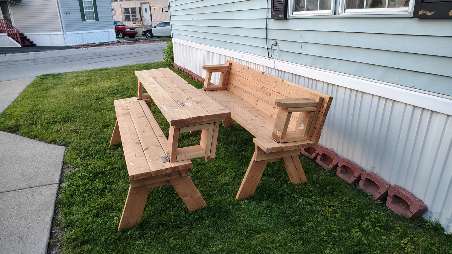 Picnic table