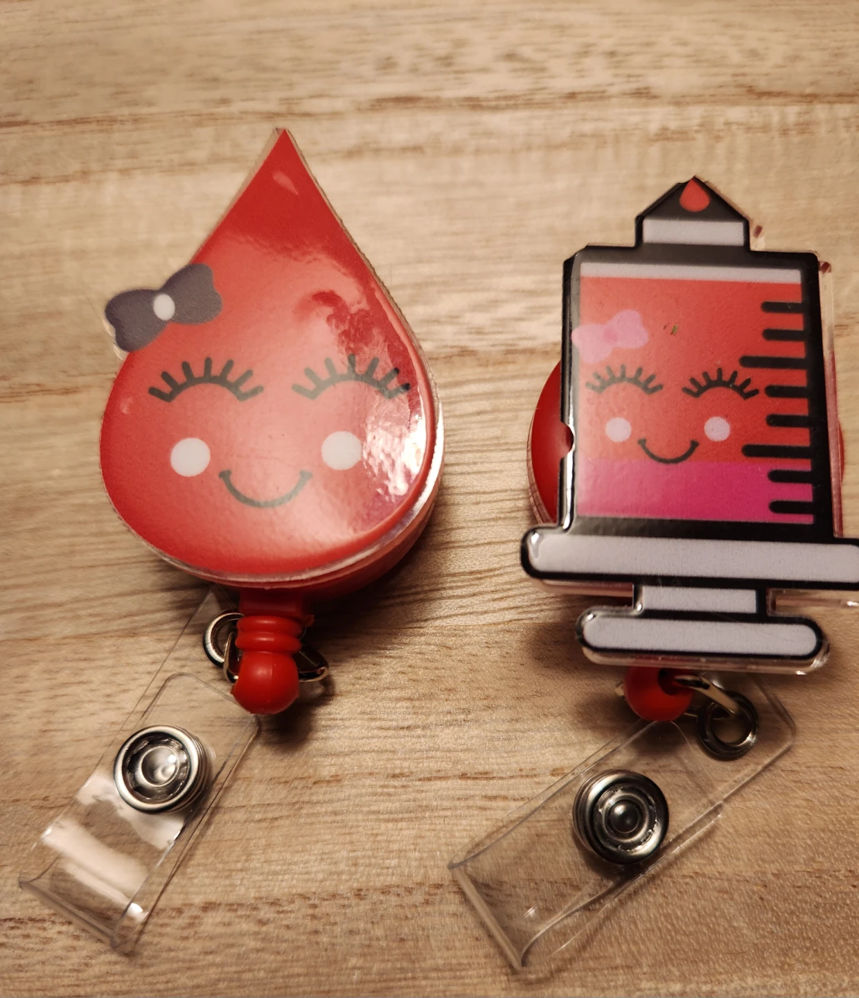 2 Nurse Badge Reels - Blood Drop & Syringe - photo 3