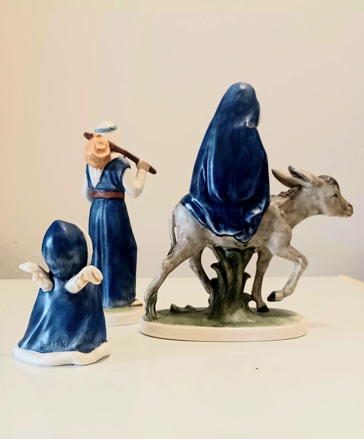 Vtg Goebel "Flight into Egypt" Set of 3 Pcs - photo 2