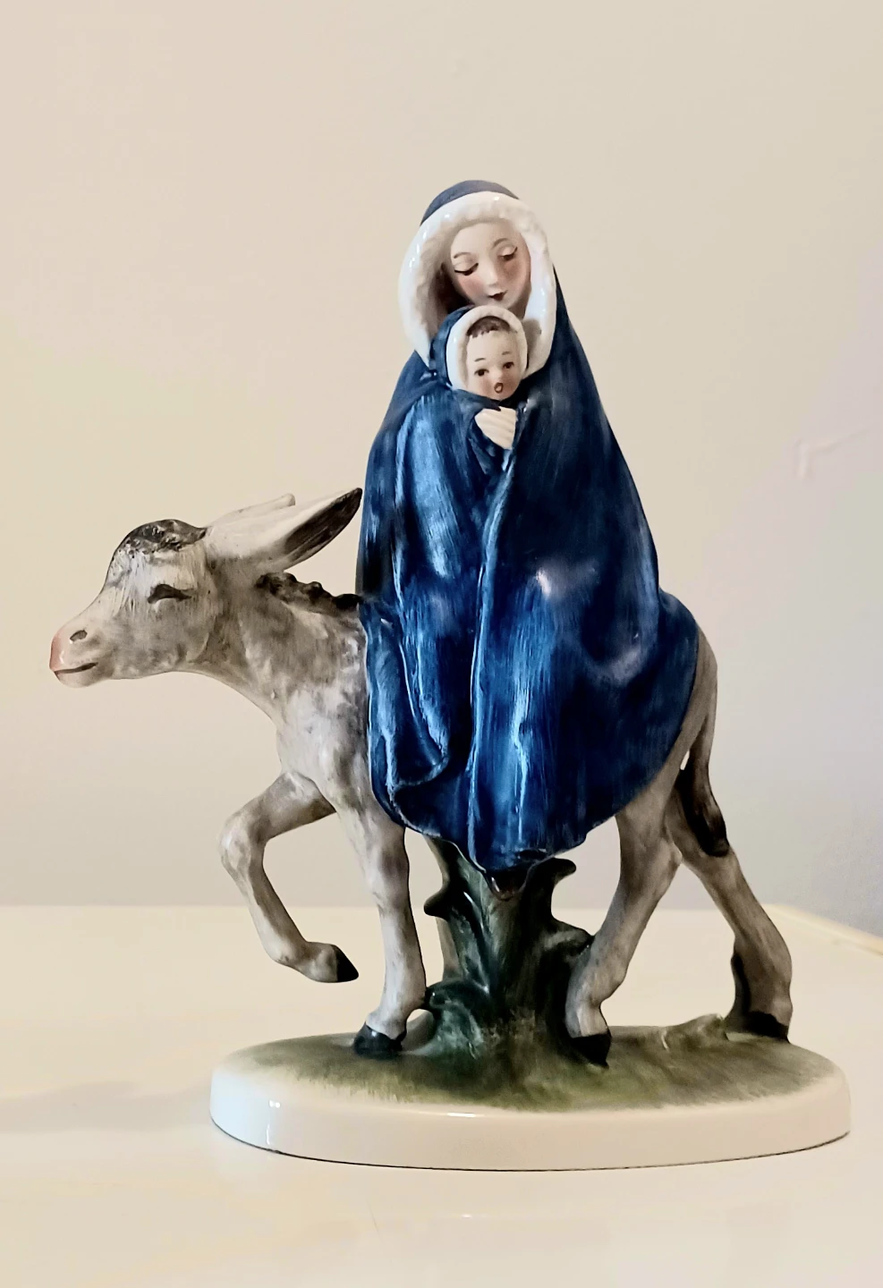 Vtg Goebel "Flight into Egypt" Set of 3 Pcs - photo 3