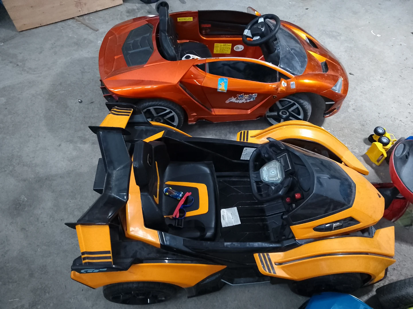 2 Kids Ride-On Cars - Orange Lamborghini & Black/Orange Style - photo 3