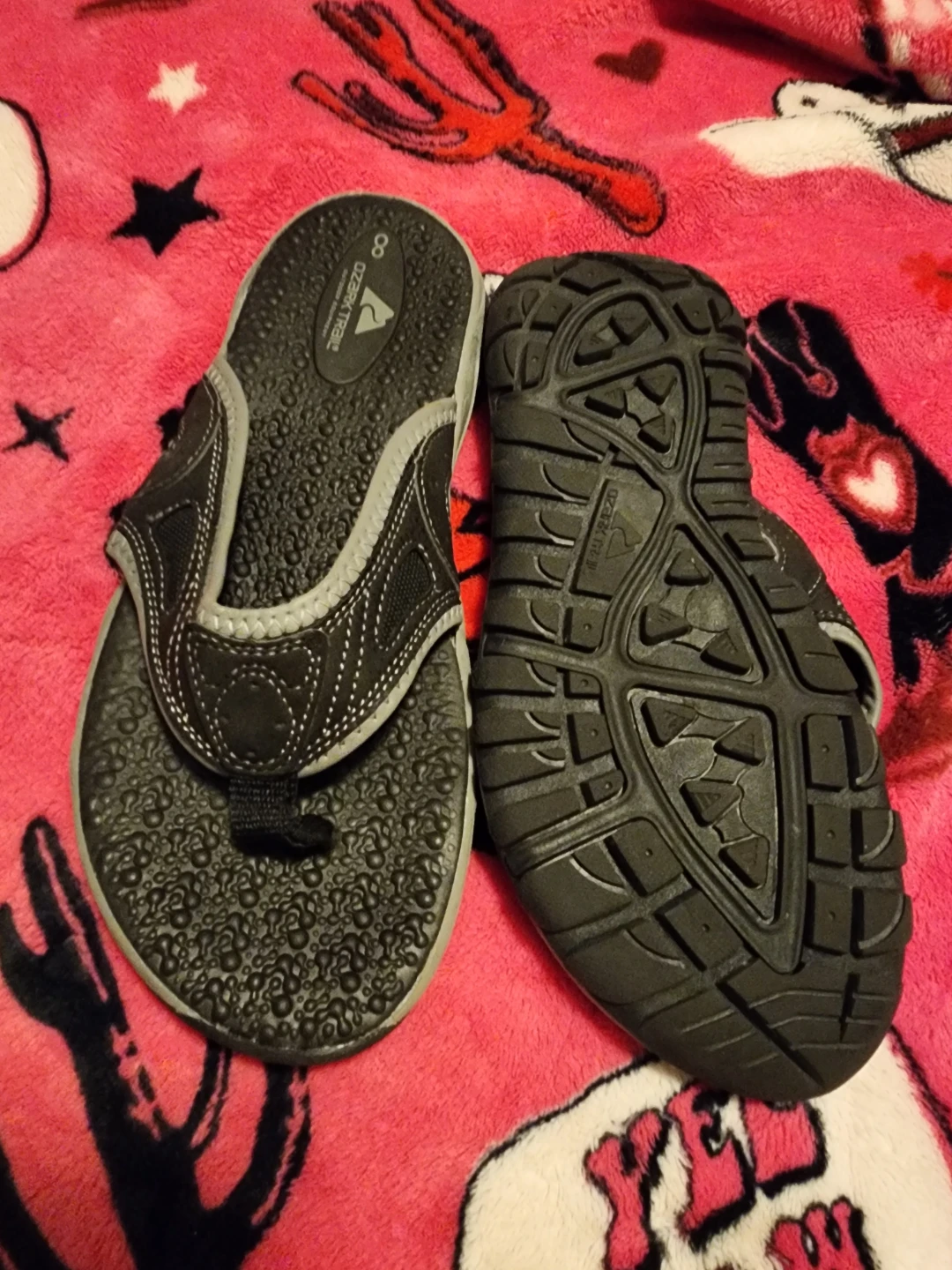Ozark Trail Flip Flops - Size 8 - photo 2