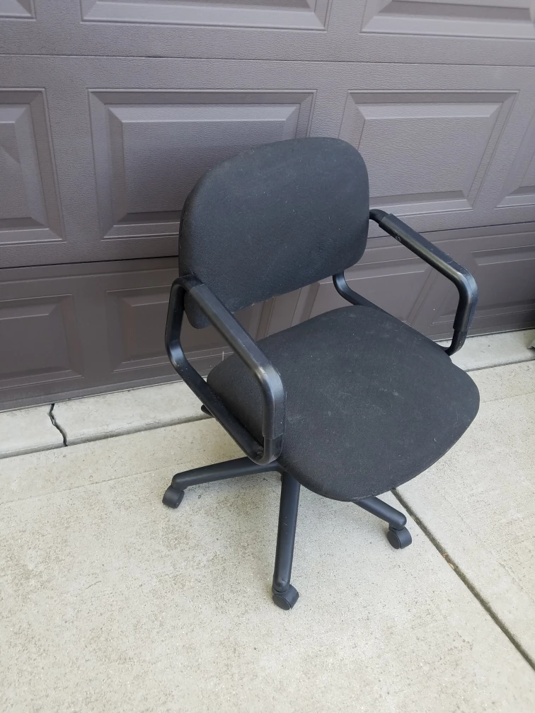 HON Black Office Chair with Wheels - photo 2