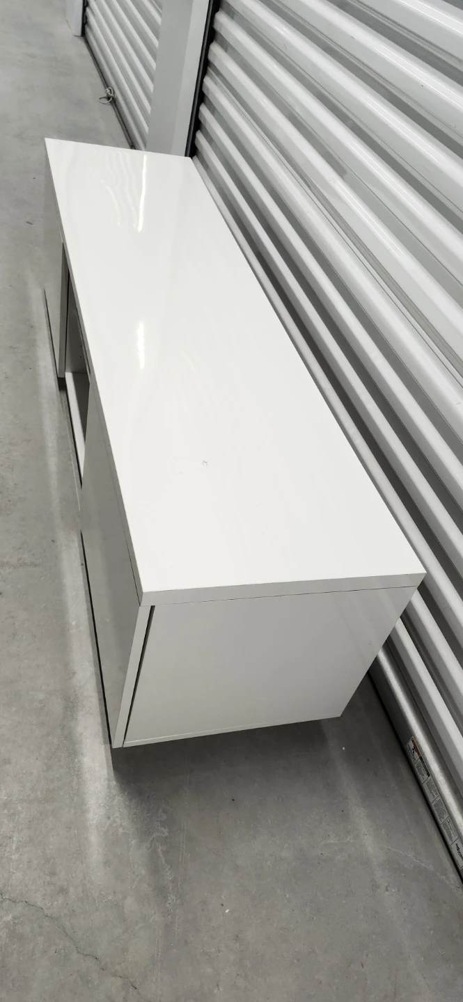 Ikea TV stand with drawers - photo 3