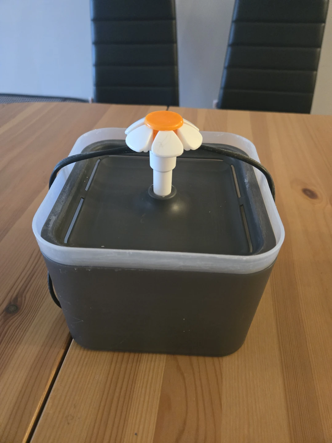 Pet Water Fountain with 8 Replacement Filters - photo 2