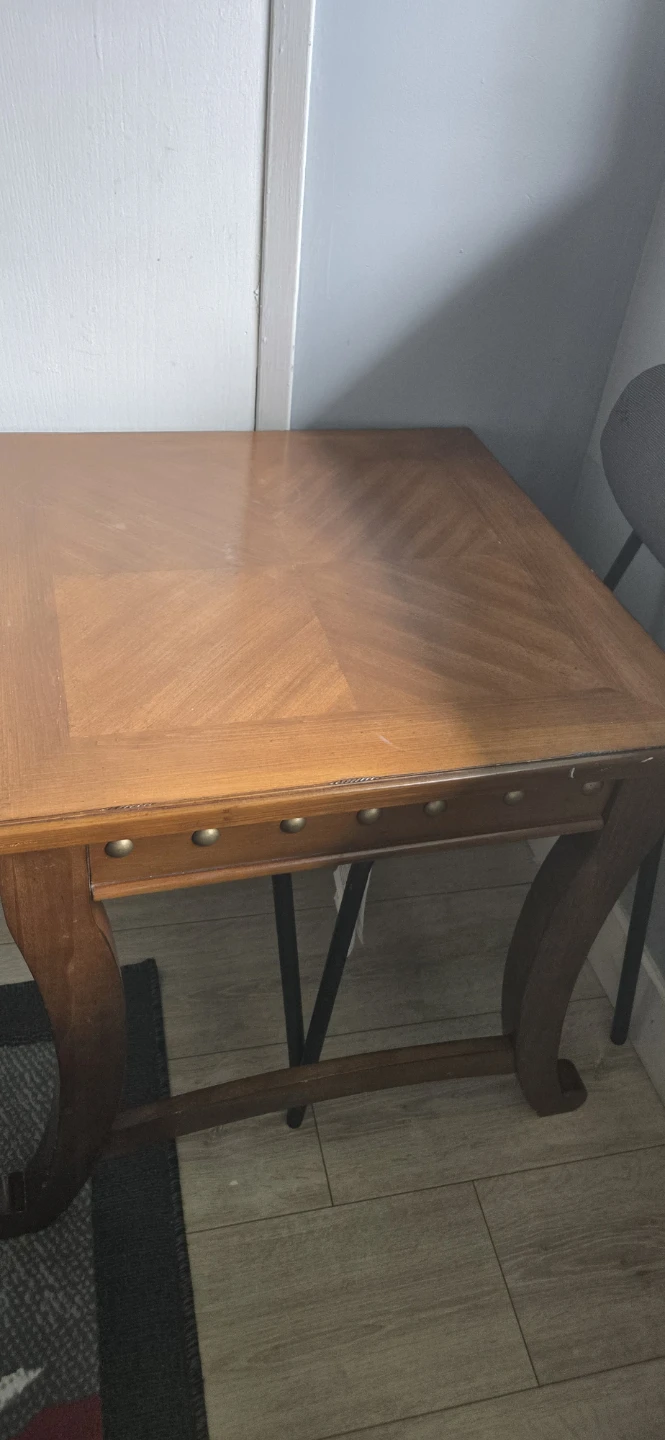 Study table  and two small chairs - photo 3