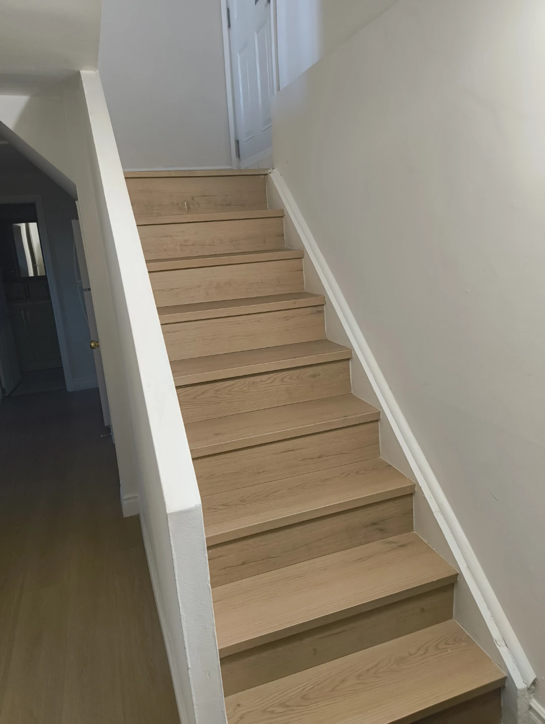 One bedroom basement with seprate entrance and a parking - photo 2
