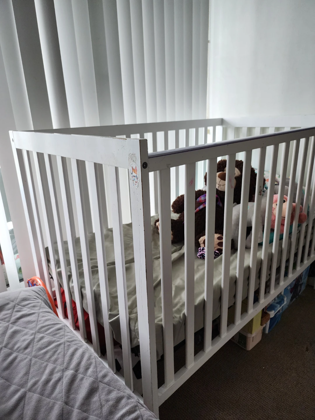 White Baby Crib with Mattress - photo 3