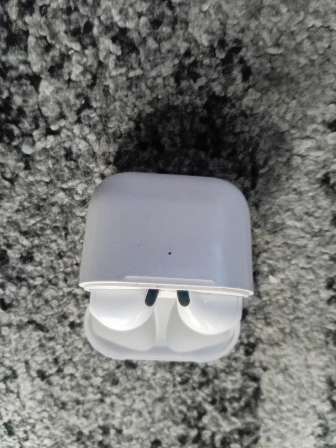 Apple AirPods (Used) – Good Condition 🎧 - photo 2