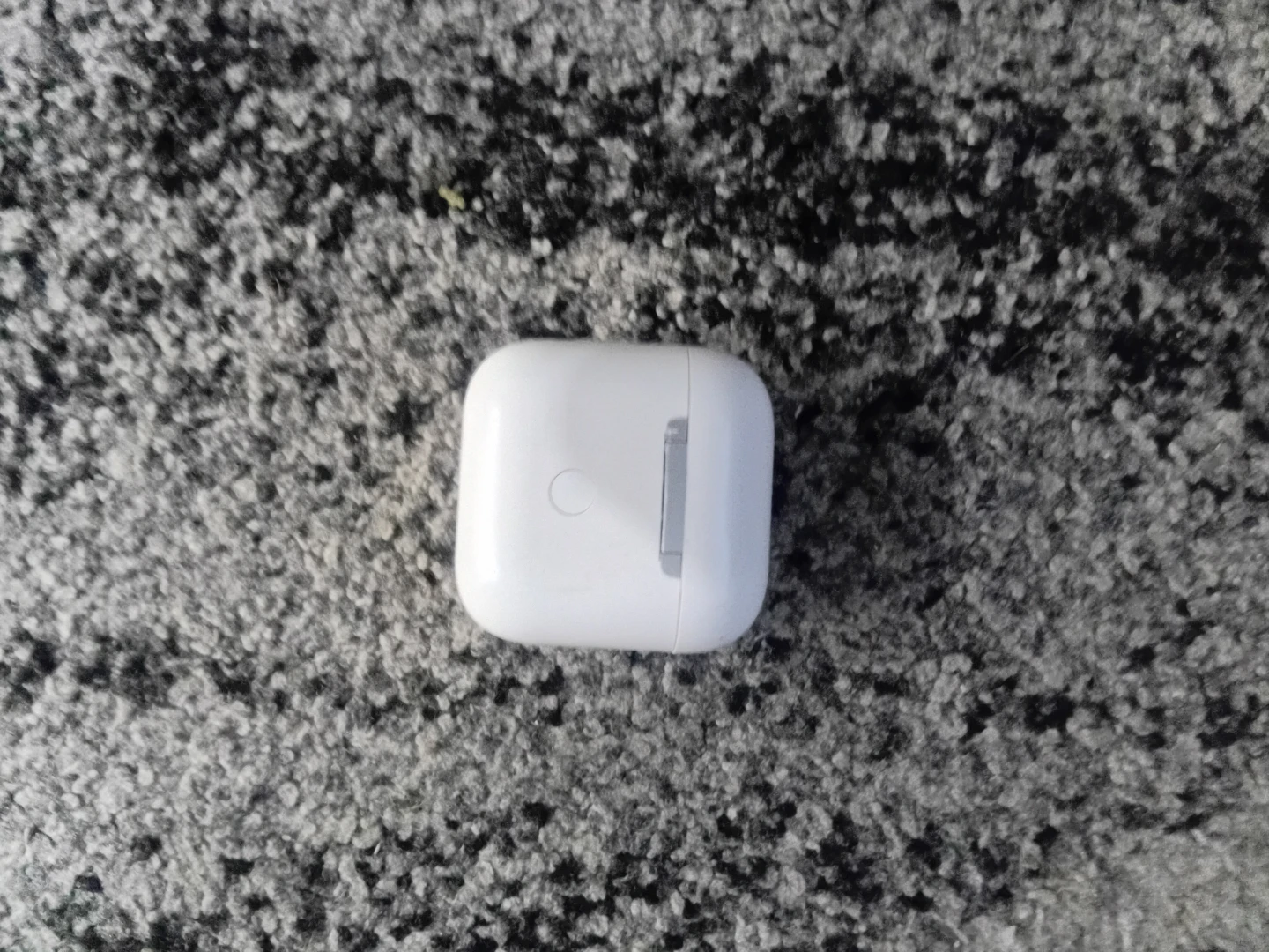 Apple AirPods (Used) – Good Condition 🎧 - photo 5