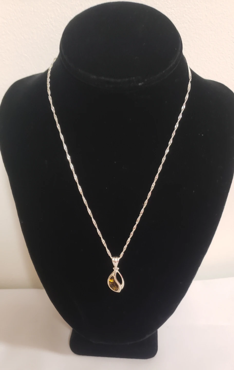 Like New 925 Italy Sterling Silver Shiny Necklace With Pendants - photo 2