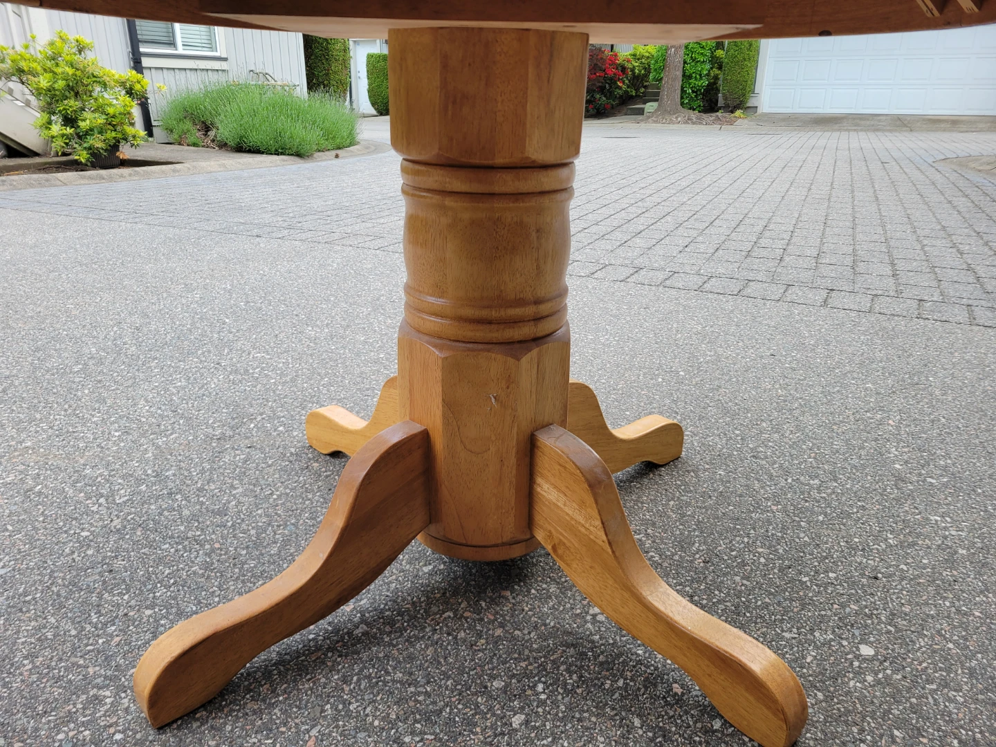 Round Oak Pedestal Dining Table - photo 2