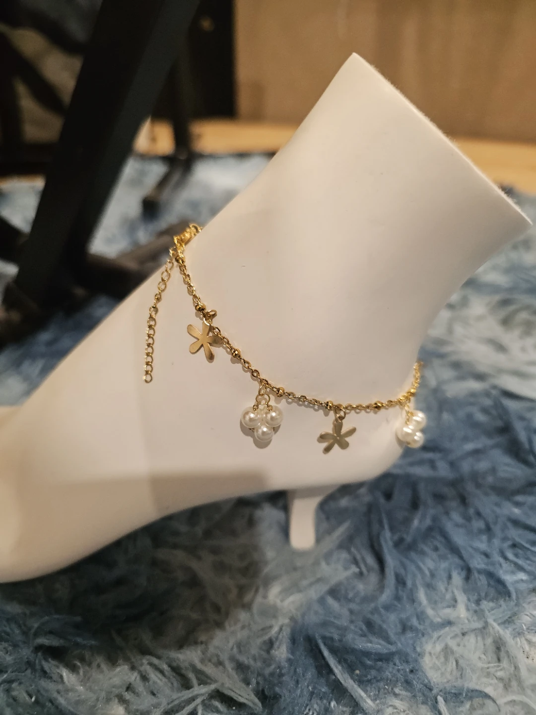 Gold-tone Anklet with Flower and Pearl Charms - photo 2