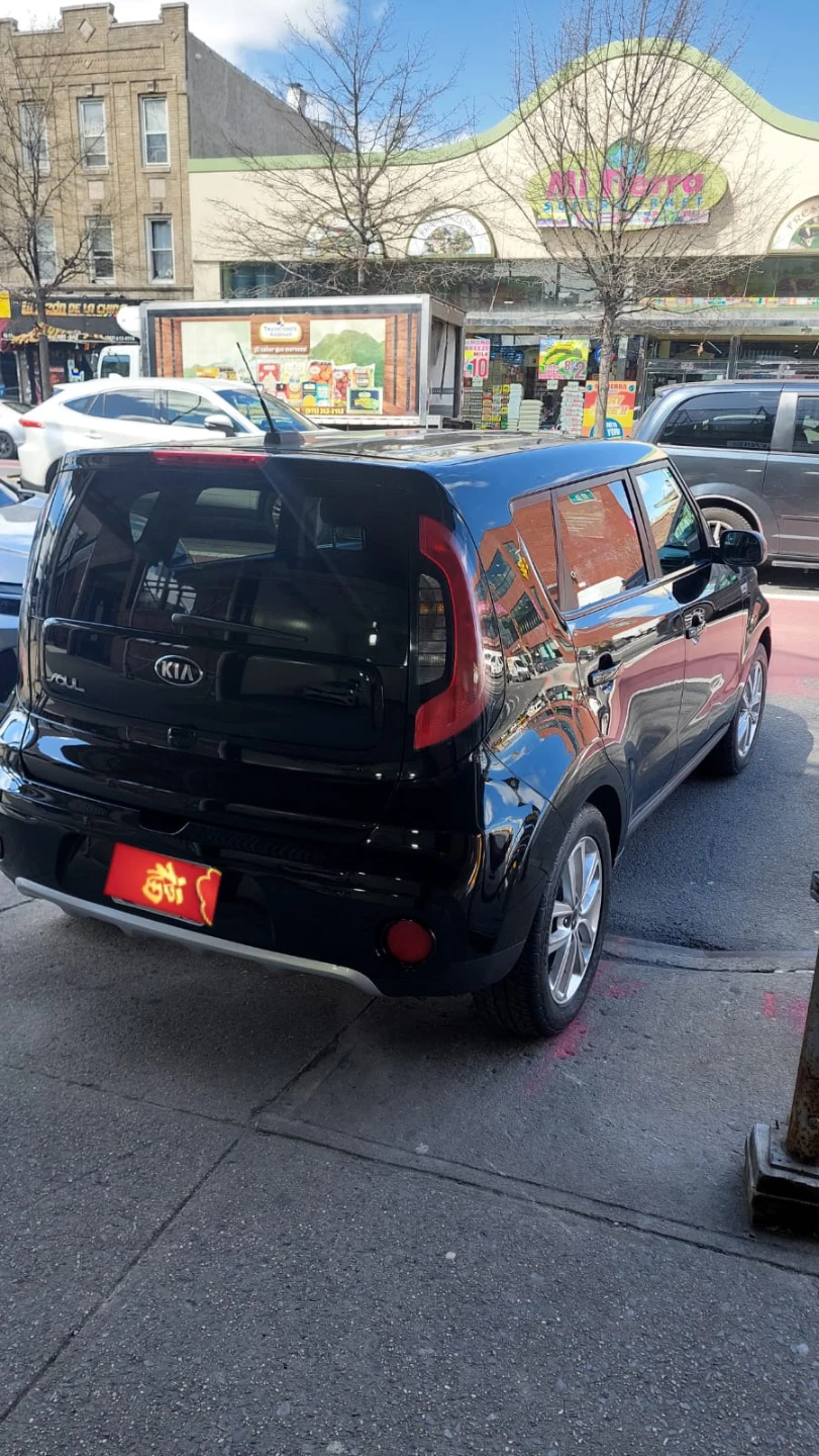 Black Kia Soul