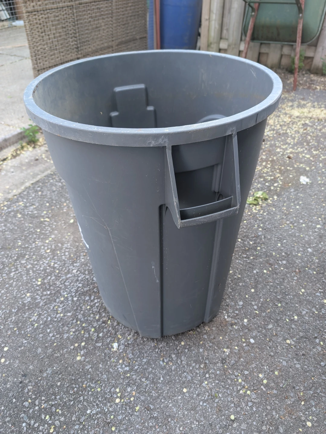 Grey 44 Gallon M2 Trash Container - photo 4