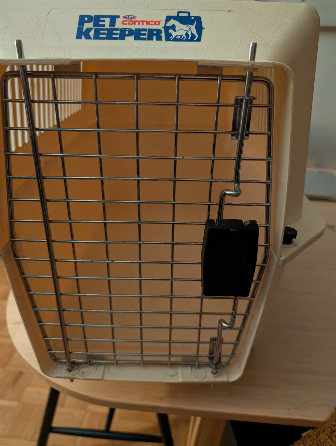 Pet Keeper Plastic Pet Carrier with Metal Door - photo 2