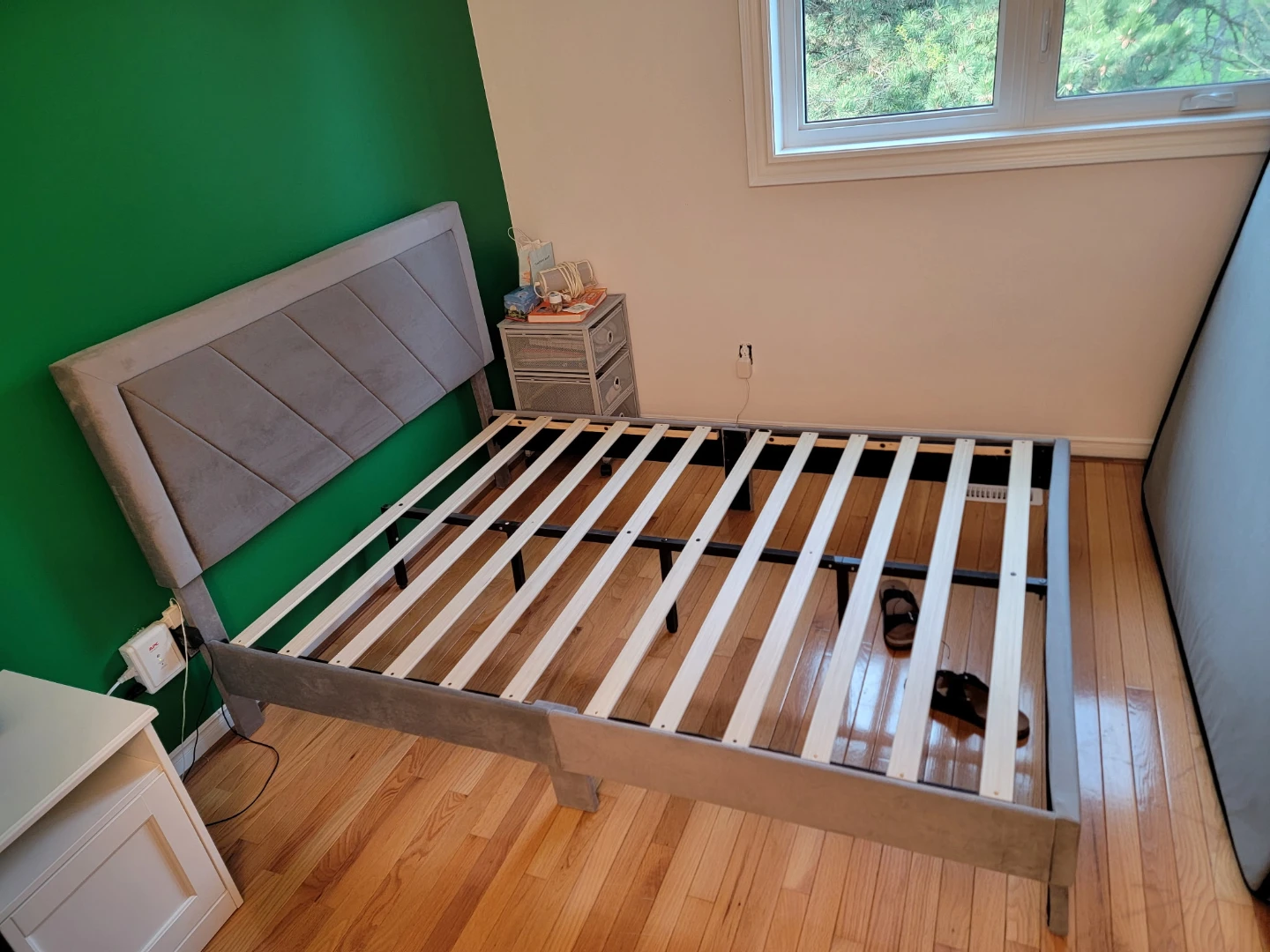 Full size bed frame - Gray