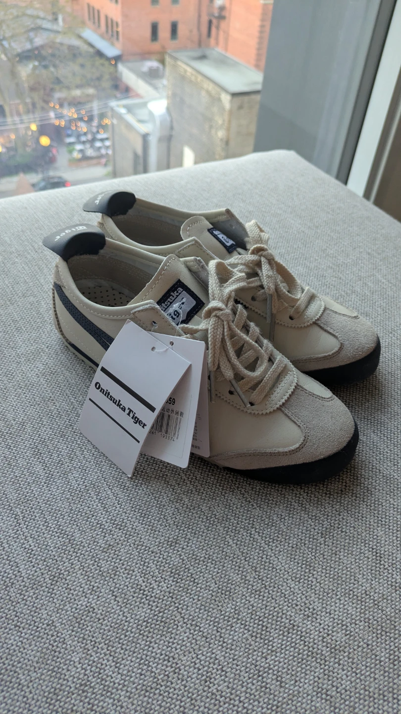 New Onitsuka Tiger Cream/Navy Sneakers Woman's 7 - photo 2