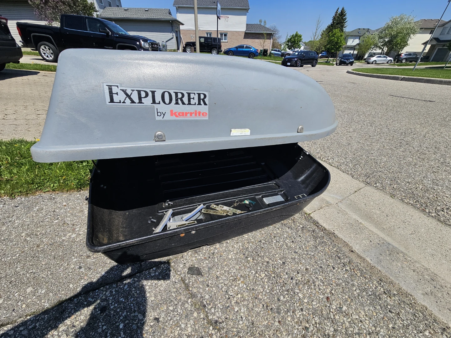 Free Explorer by Karrite Car Roof Top Cargo Box - photo 3