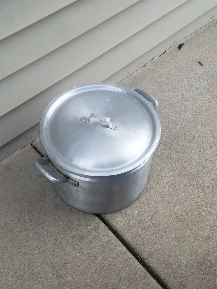 Large Aluminum Stock Pot with Lid - photo 3