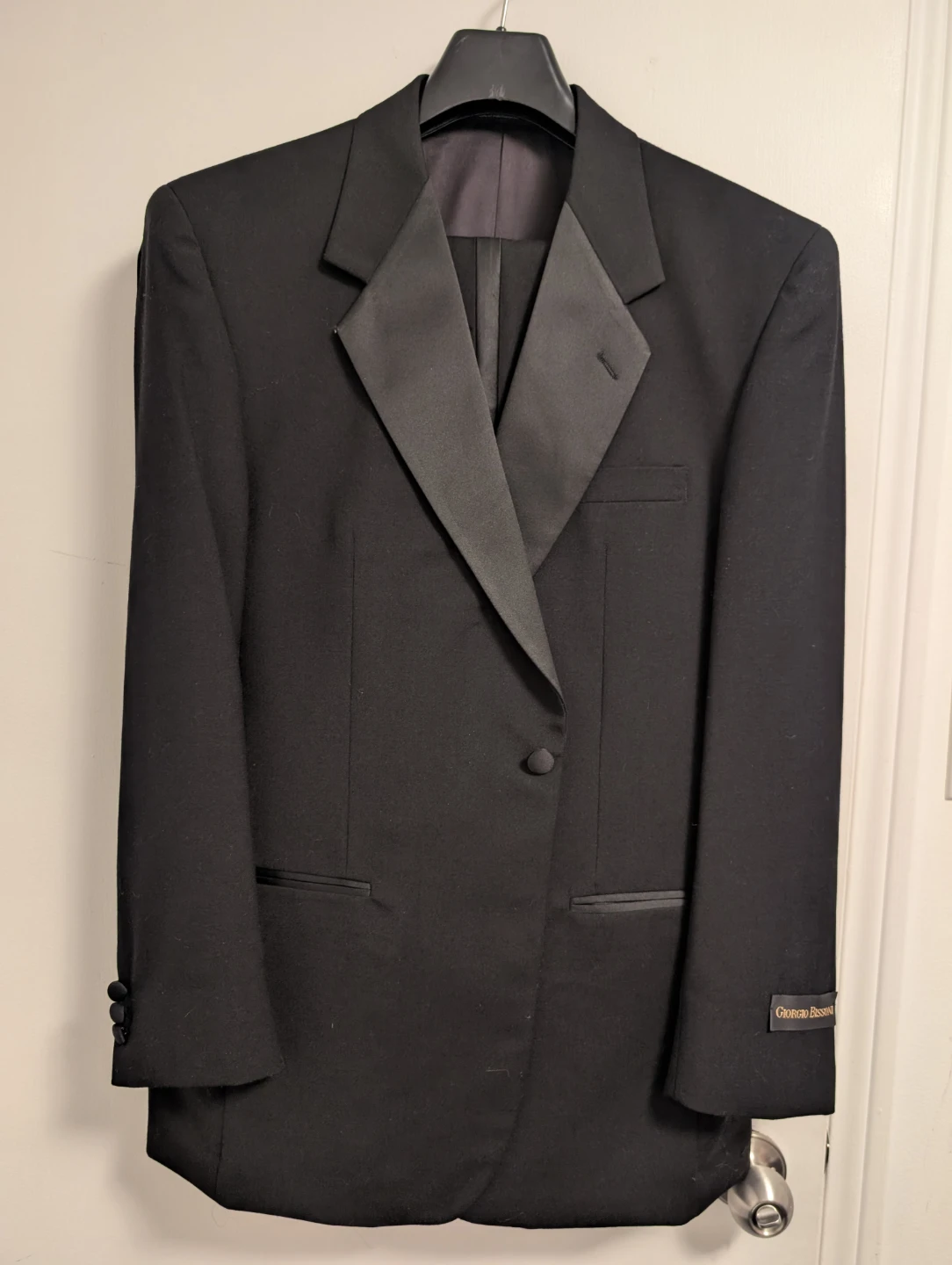 Brand new Giorgio Bissoni Black Tuxedo Suit 42R