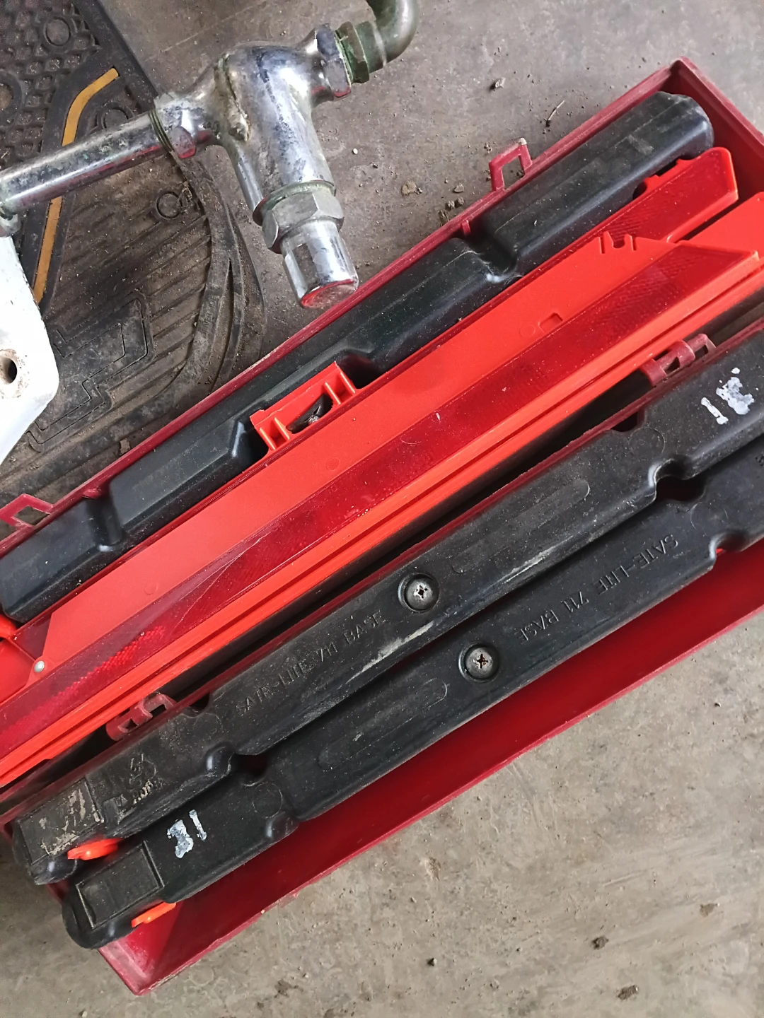 Reflective Warning Triangles Safety Kit