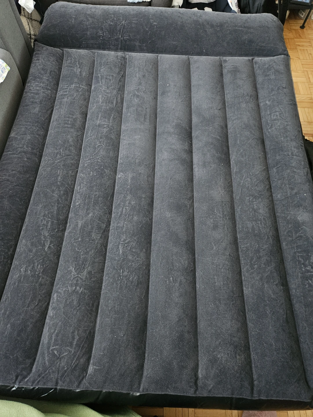 Queen size blow up mattress