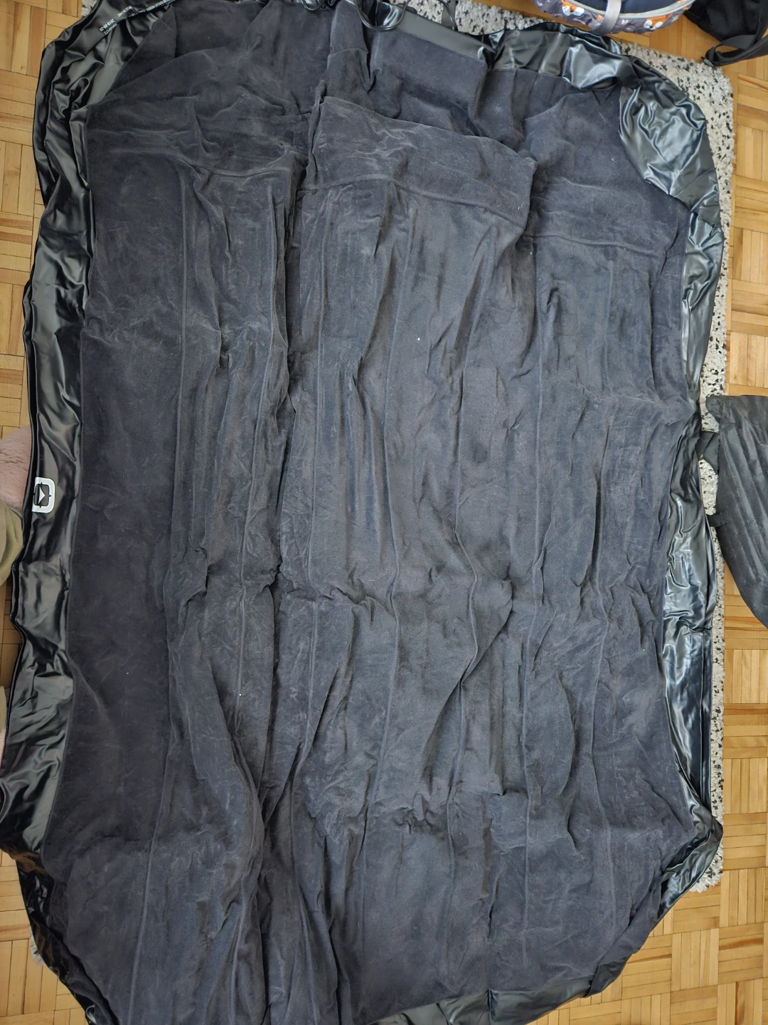 Queen size blow up mattress - photo 3