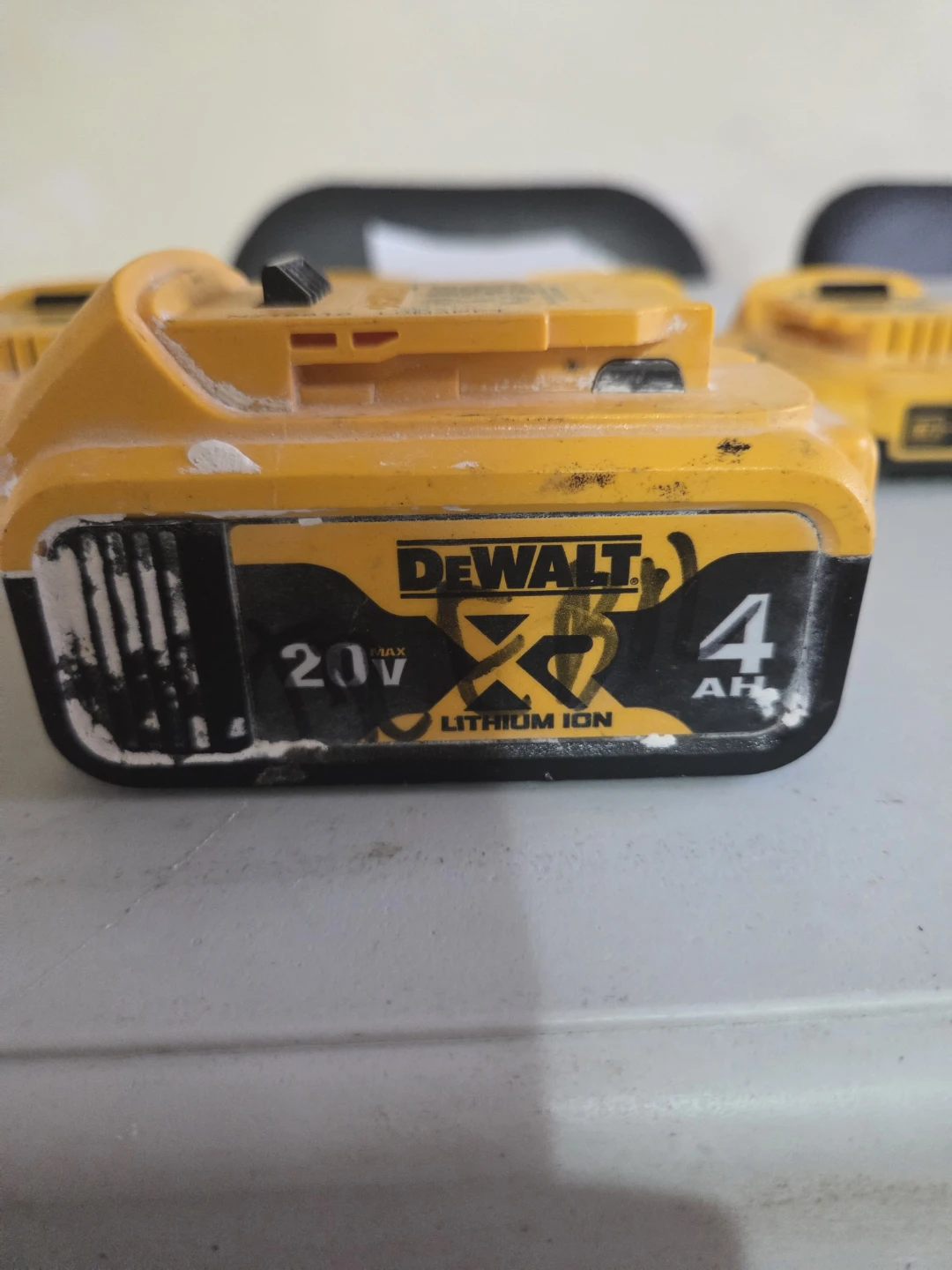 DeWalt 20V MAX Lithium Ion Battery Packs - photo 3