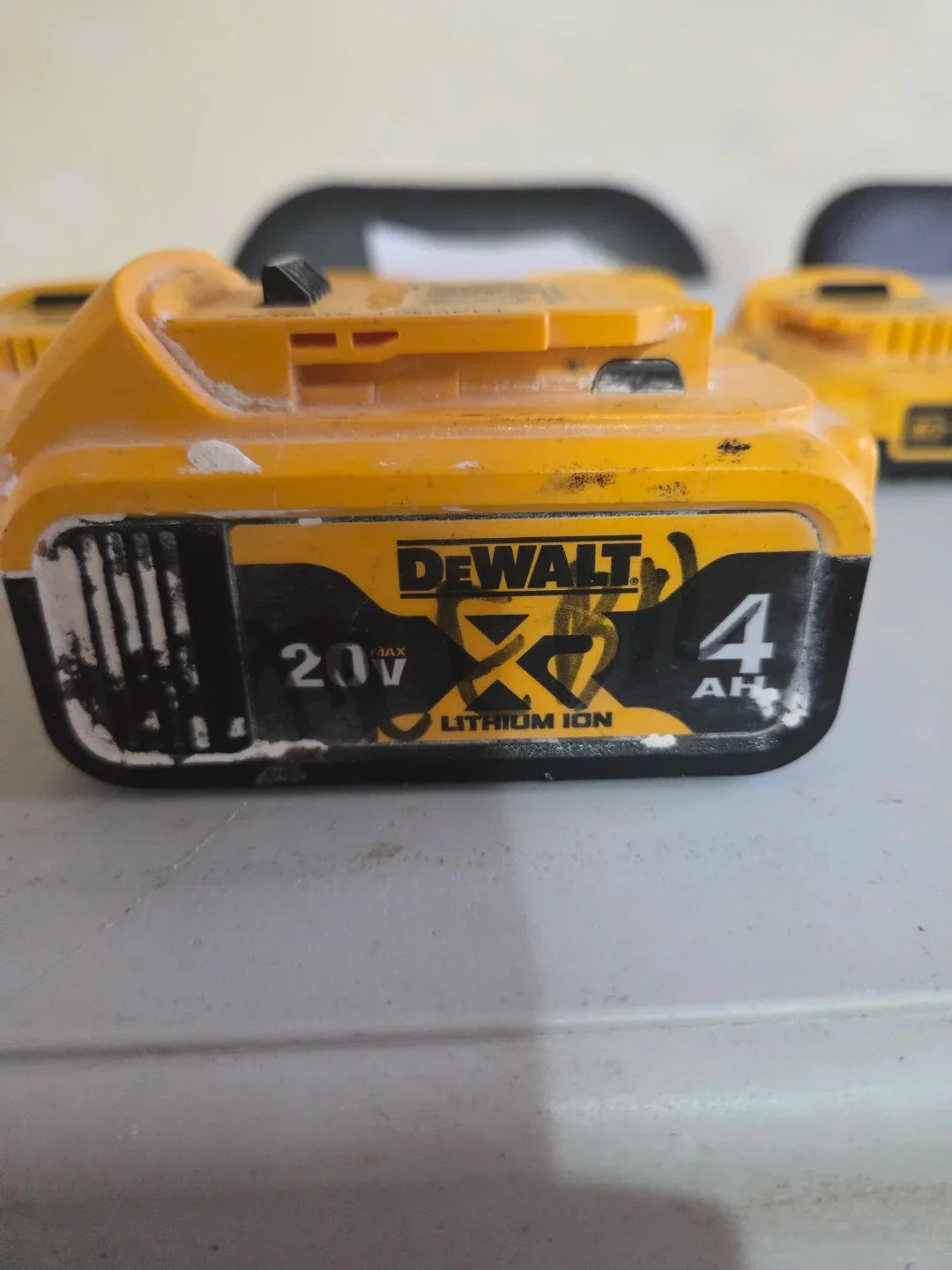 DeWalt 20V MAX Lithium Ion Battery Packs - photo 3