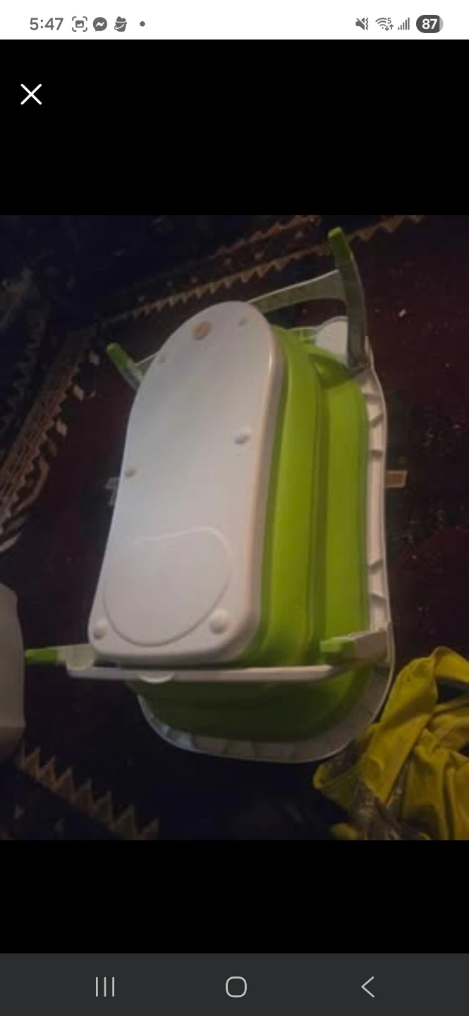 Green and White Collapsible Baby Bathtub