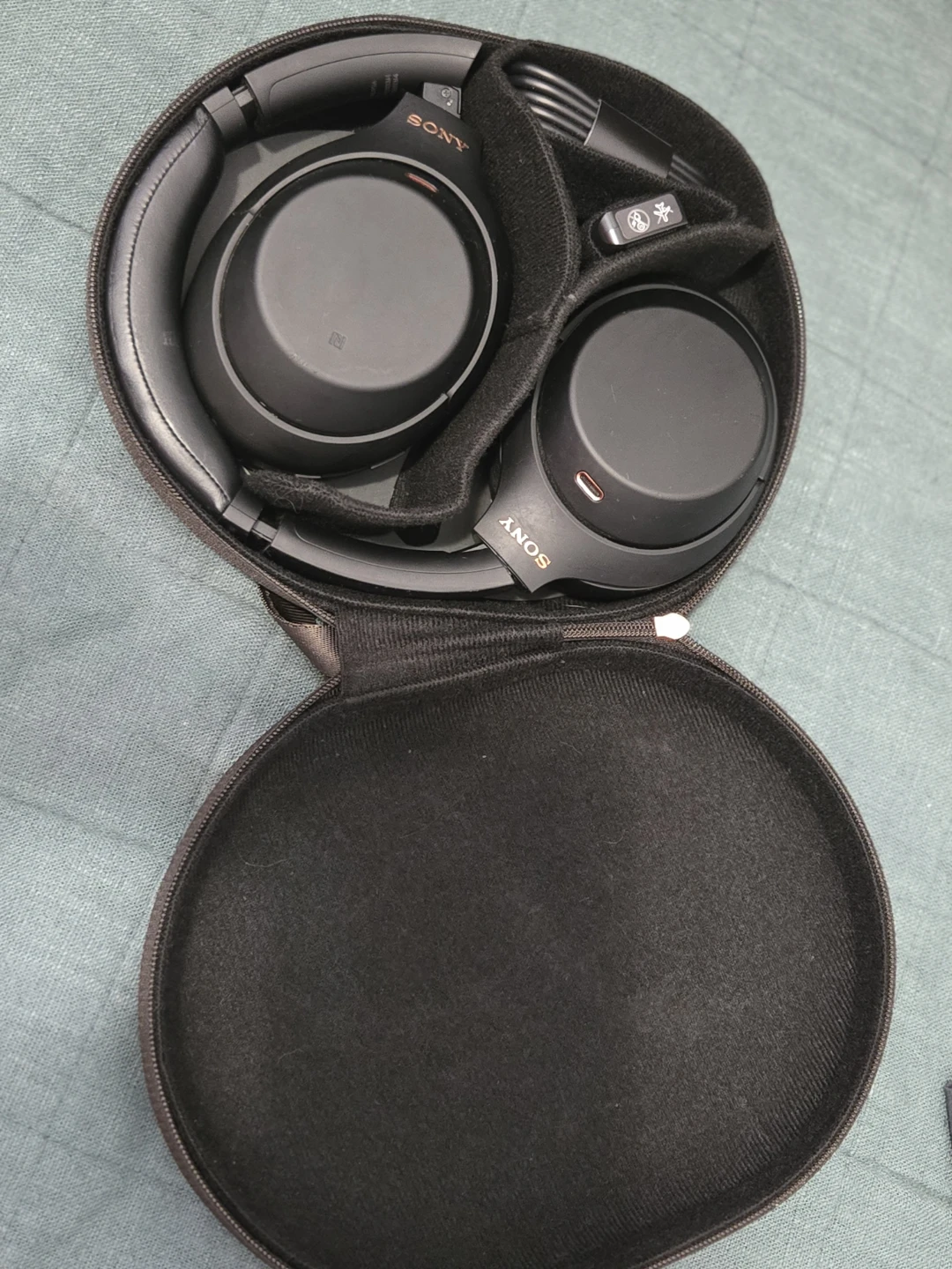 Sony WH-1000XM4 Wireless Noise Cancelling Headphones - photo 2