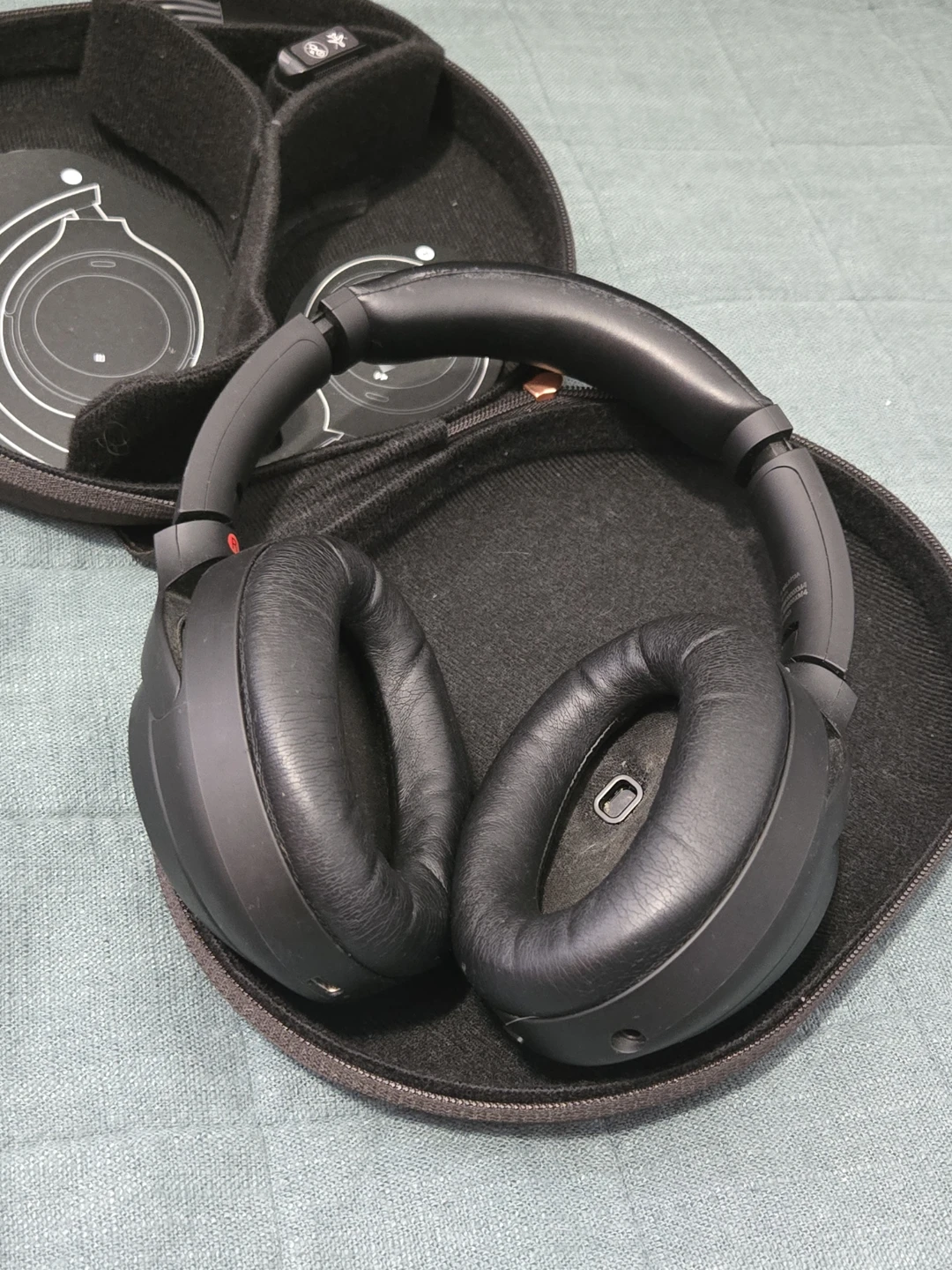 Sony WH-1000XM4 Wireless Noise Cancelling Headphones - photo 4