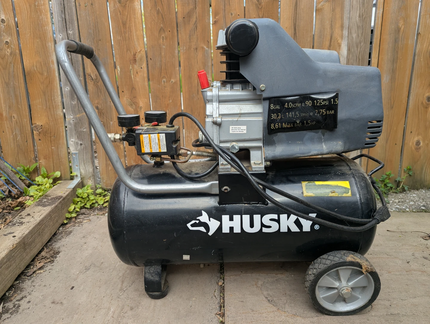 Husky TA-2530B 8 Gallon Air Compressor