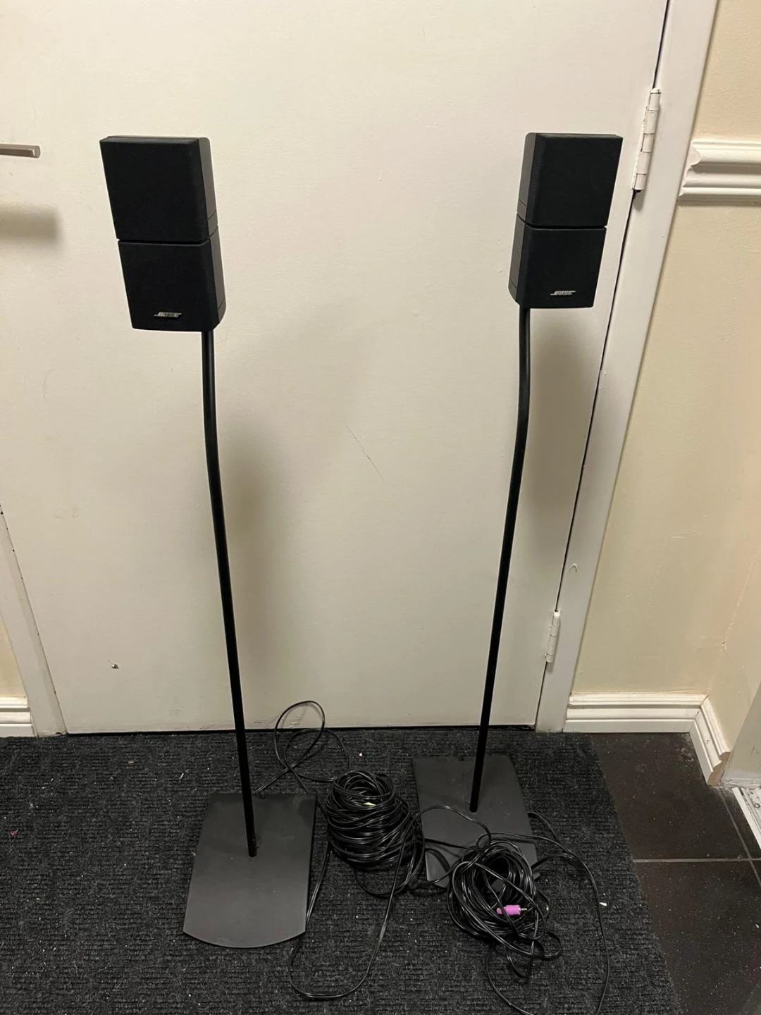 Bose Black Speakers with Stands (Pair) - photo 5