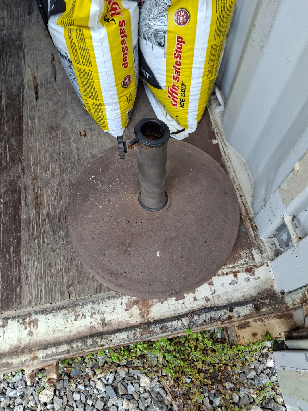 Round Patio Umbrella Base - photo 2