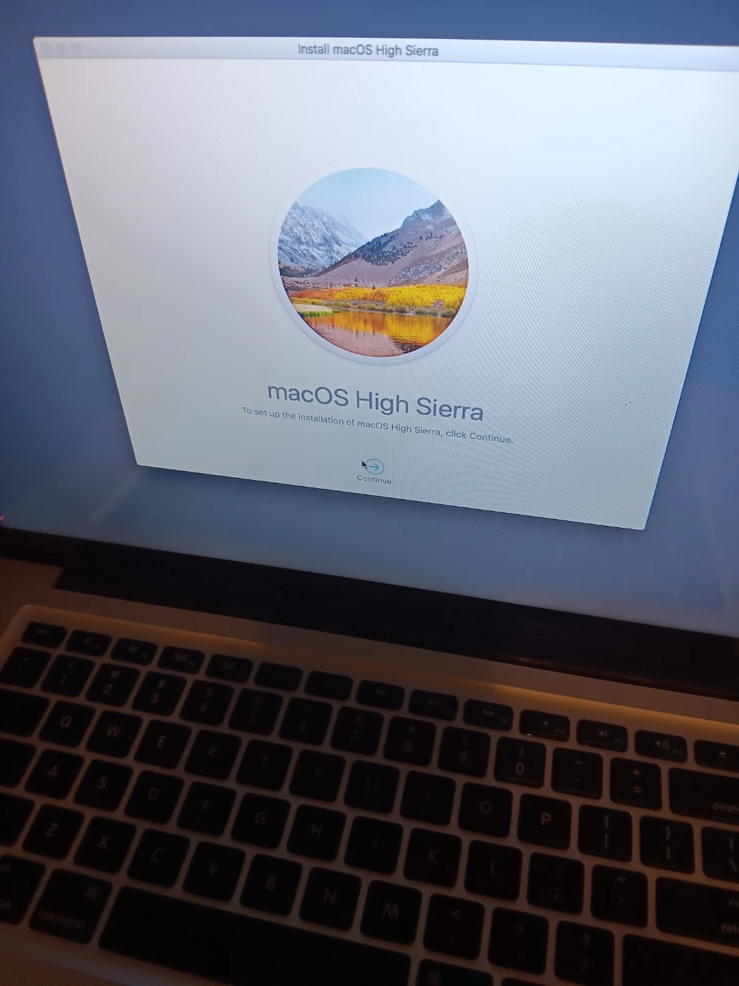 Apple MacBook Pro Laptop - photo 2