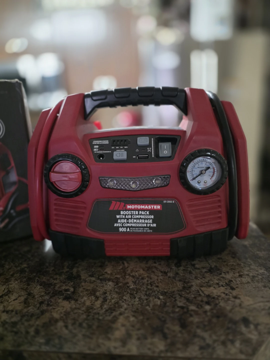 Motomaster Booster Pack with Air Compressor - photo 2