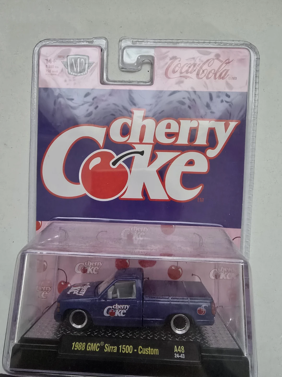 M2 Machines 1988 GMC Sierra 1500 Custom Cherry Coke Diecast - photo 2
